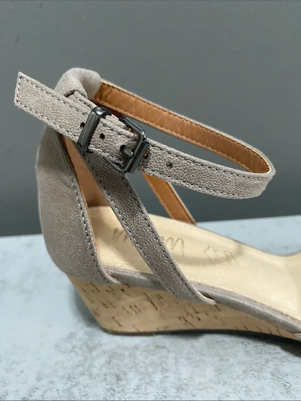 Mi.iM Women's Leather Taupe Wedge Sandals with Ankle Strap Size 6